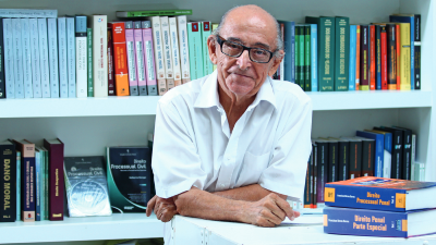 Por ter dedicado sua vida aos livros, Seu Gabriel é reconhecido como um verdadeiro guardião do conhecimento (Foto: Divulgação)